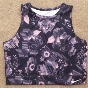Women’s Nike Dri-fit crop top
